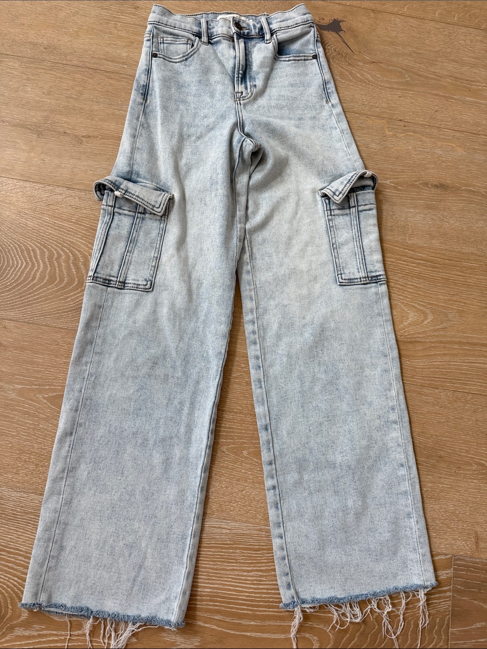 Hidden Jeans Light Wash Raw Hem Cargo Women’s Size 24